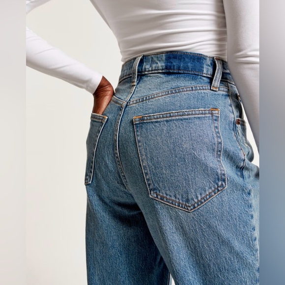 NWT Abercrombie and Fitch Ultra High Rise 90s Straight Jean Size 28 - Picture 2 of 15